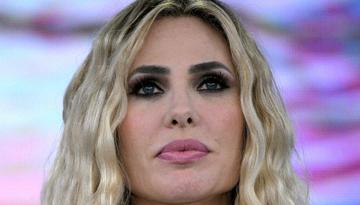 Isola 2023, i naufraghi infrangono già il regolamento: il gesto di ribellione