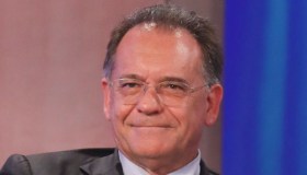 “Isola dei Famosi”, Alessandro Cecchi Paone “odia le donne”: l’accusa di una naufraga