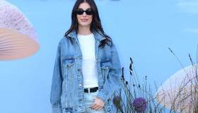 Bentornato denim: la tendenza della primavera che fa impazzire le star