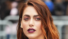 Miriam Leone in lingerie di pizzo: “Chi dice che le calze color carne non sono sexy?”