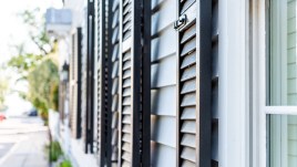 Come pulire le persiane in alluminio quando sono molto sporche e macchiate