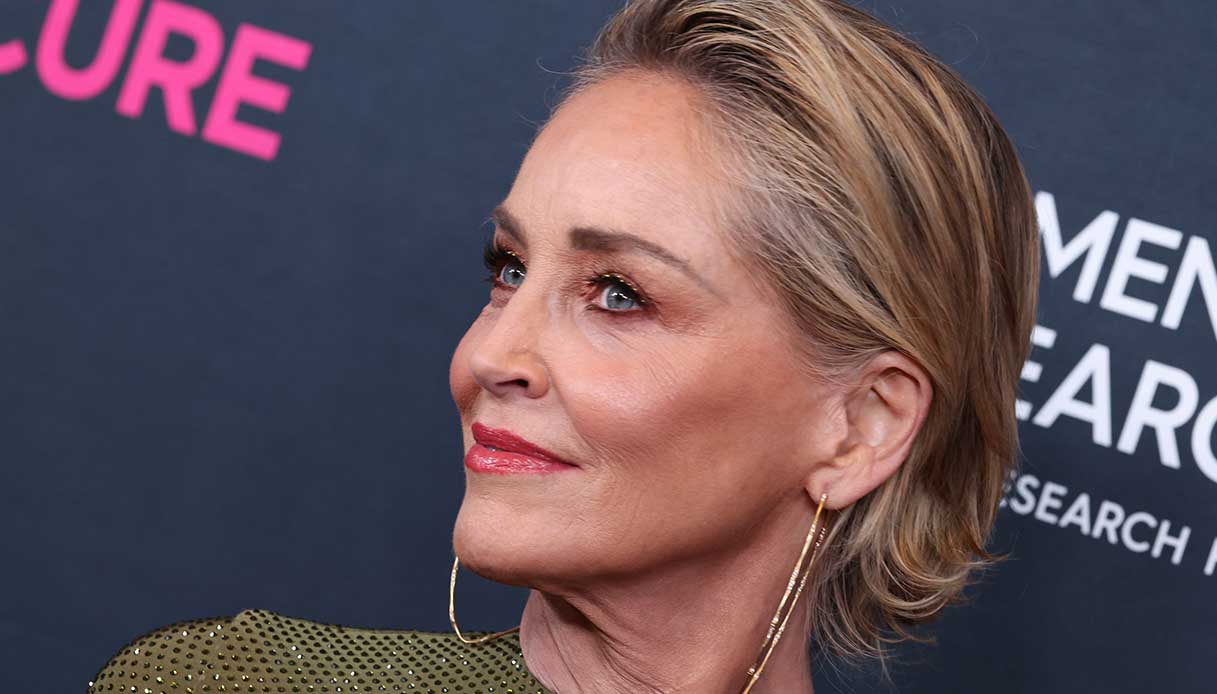 Sharon Stone esagera su Instagram: a 65 anni in bikini è la più bella