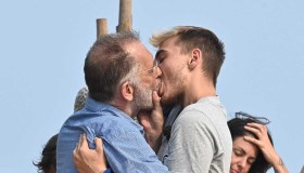 “Isola dei Famosi”, naufraghi tra caldi baci e liti: tutte le sorprese della terza puntata