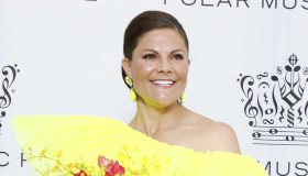 Vittoria di Svezia ai Polar dà scandalo con l’abito neon low cost