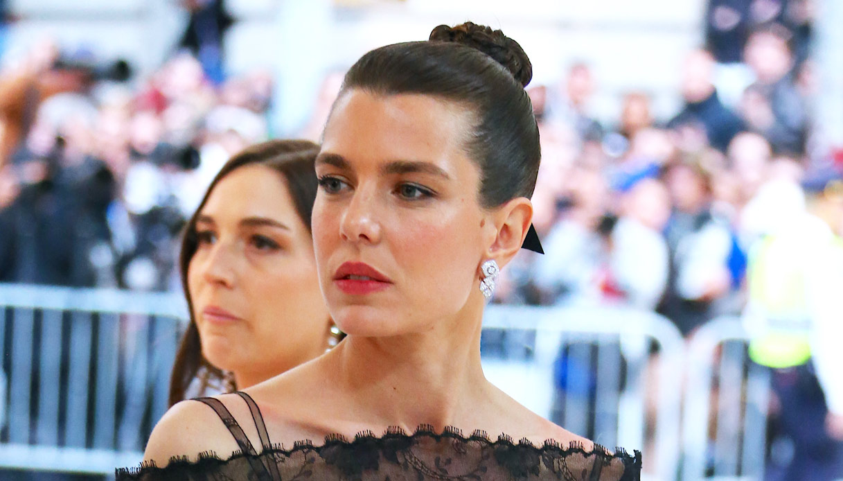 Charlotte Casiraghi, abito in pelle e notte folle a New York: scoppia la polemica
