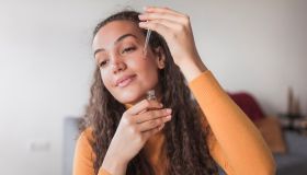 Esfoliante liquido: cos’è, come si usa e i prodotti da avere a meno di 20 euro