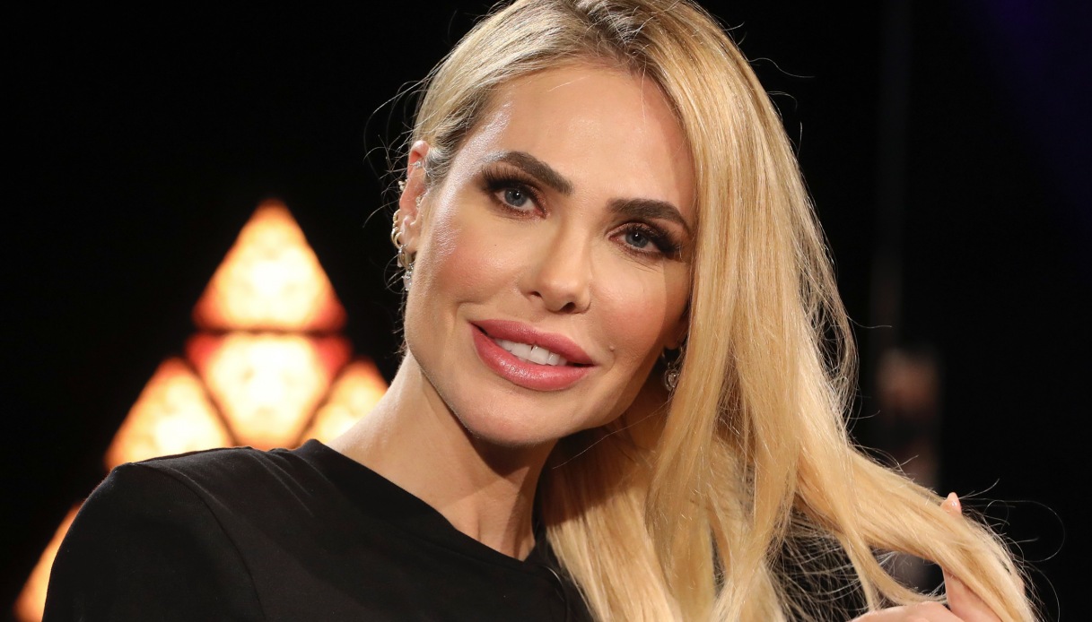 Chanel Totti compie 16 anni: gli auguri di mamma Ilary (con frecciata a Noemi)