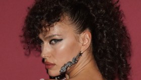 La riconosci? Irina Shayk sorprende col cambio look radicale