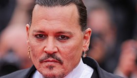 Cannes 2023, bufera social su Johnny Depp: il bagno di folla non basta