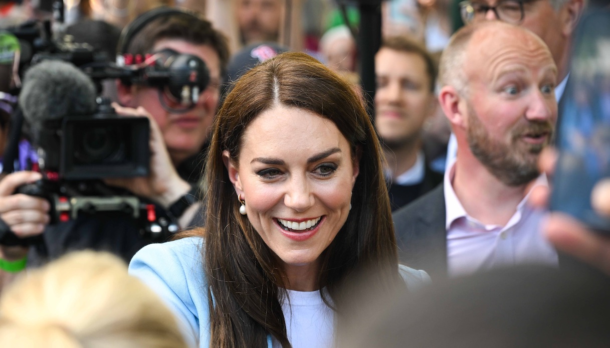 Coronation Big Lunch, pranzi e pic nic in onore di Carlo: Kate splendida in azzurro