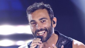Marco Mengoni, 10 look che l’hanno reso un sex symbol