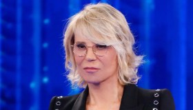 “Amici” sospeso per Covid, “Maria De Filippi positiva”: la verità