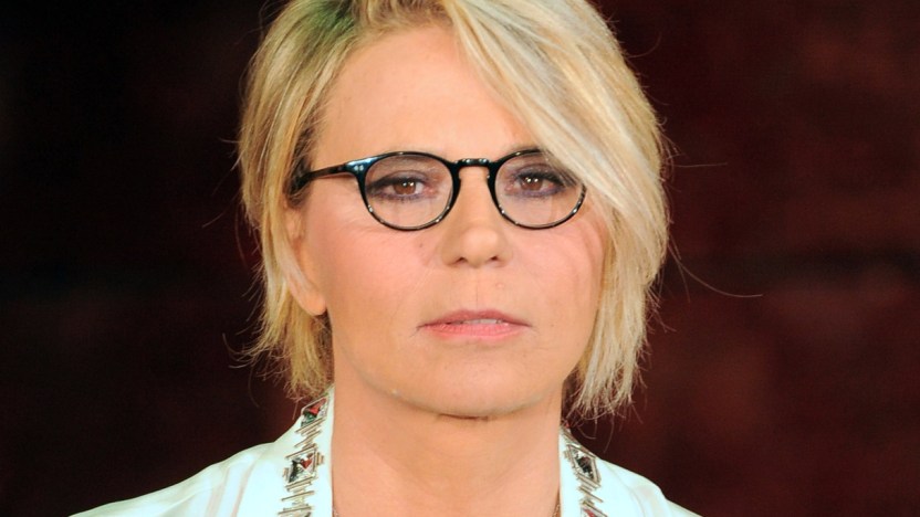 “Uomini e Donne”, Maria De Filippi chiude in anticipo: il motivo dietro la decisione