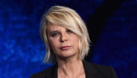 “Uomini e Donne” oggi non va in onda: Maria De Filippi cambia programma