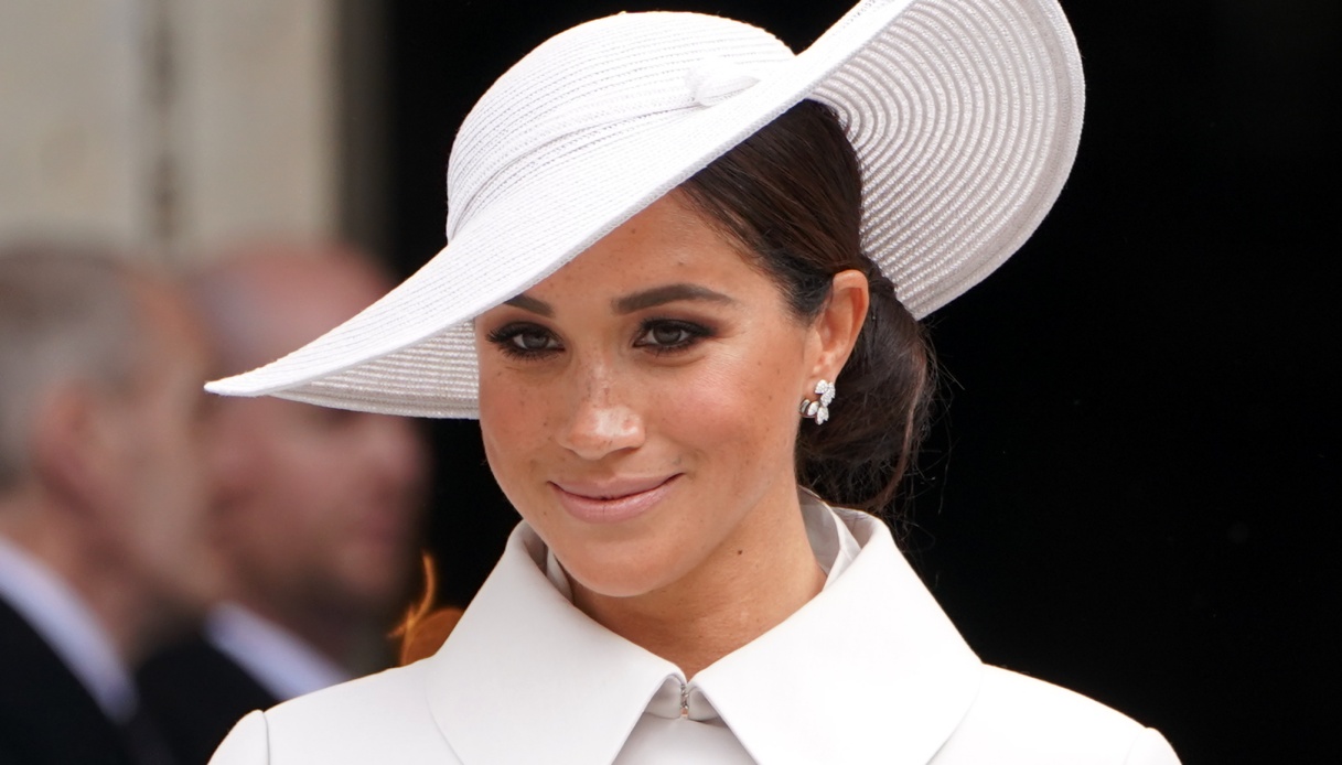 Meghan Markle, tutti dalla sua parte: “L’Incoronazione è un abominio”