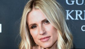 Michelle Hunziker sperimenta l’intelligenza artificiale su Instagram: la trasformazione è incredibile