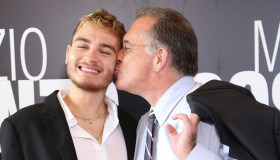 Alessandro Cecchi Paone sposerà il fidanzato e l’ex moglie sarà testimone