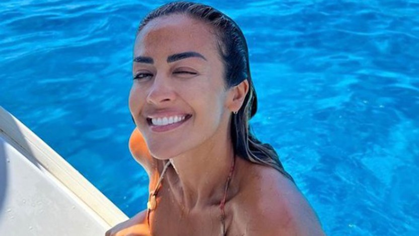 Giorgia Palmas, il bikini animalier conquista i follower (marito compreso)