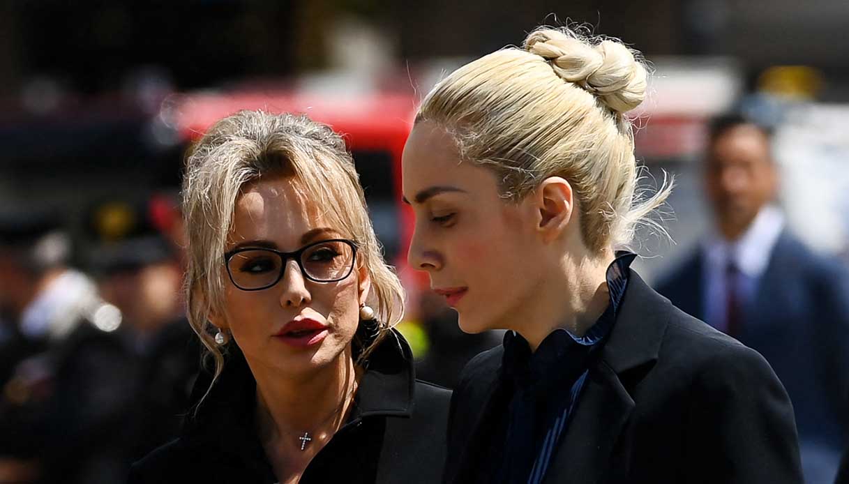 Marta Fascina e Marina Berlusconi: il gesto di pace al funerale di Silvio Berlusconi