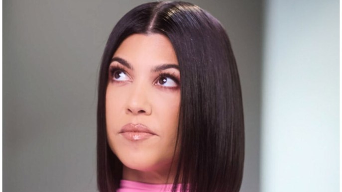 Kourtney Kardashian incinta in mini-bikini mostra il pancione su Instagram
