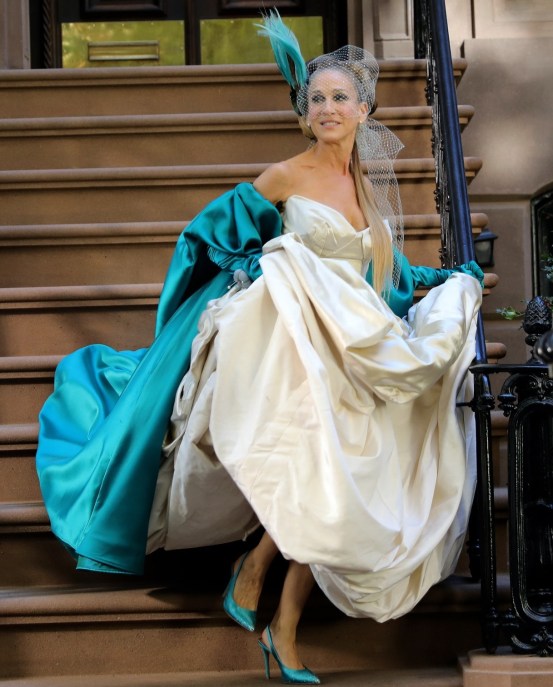 Sarah Jessica Parker in And Just Like è la sposa ribelle di Vivienne Westwood