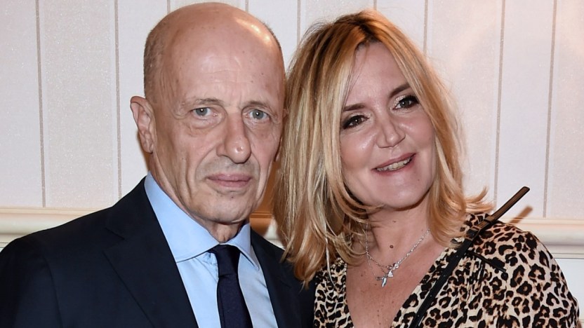 Patrizia Groppelli e Sallusti sposi: le prime immagini delle romantiche nozze in spiaggia