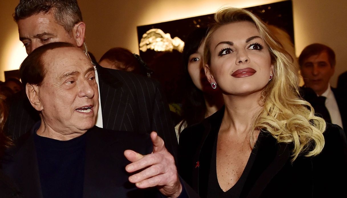 Francesca Pascale rompe il silenzio dopo la morte di Silvio Berlusconi