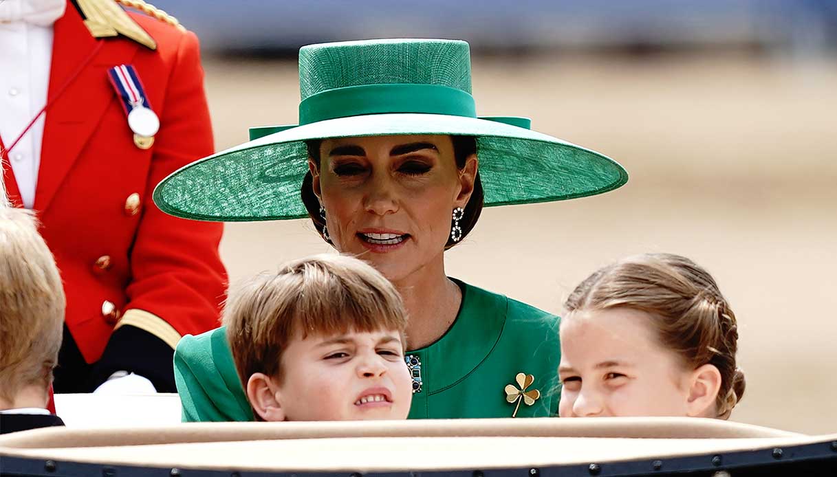 Trooping the Colour, George e Louis rubano la scena a Re Carlo (e Kate sogghigna)