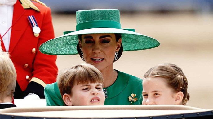 Trooping the Colour, George e Louis rubano la scena a Re Carlo (e Kate sogghigna)