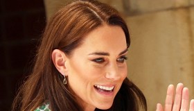 Kate Middleton, siparietto imbarazzante e abito animalier trasparente
