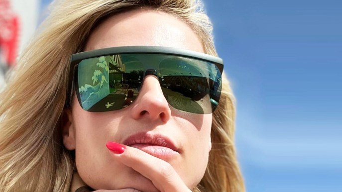 Michelle Hunziker in costume rosso sulla neve a 46 anni: superlativa su Instagram