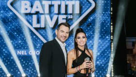 “Battiti Live”, dai ballerini di Amici alla sfida di look: la prima serata è un successo