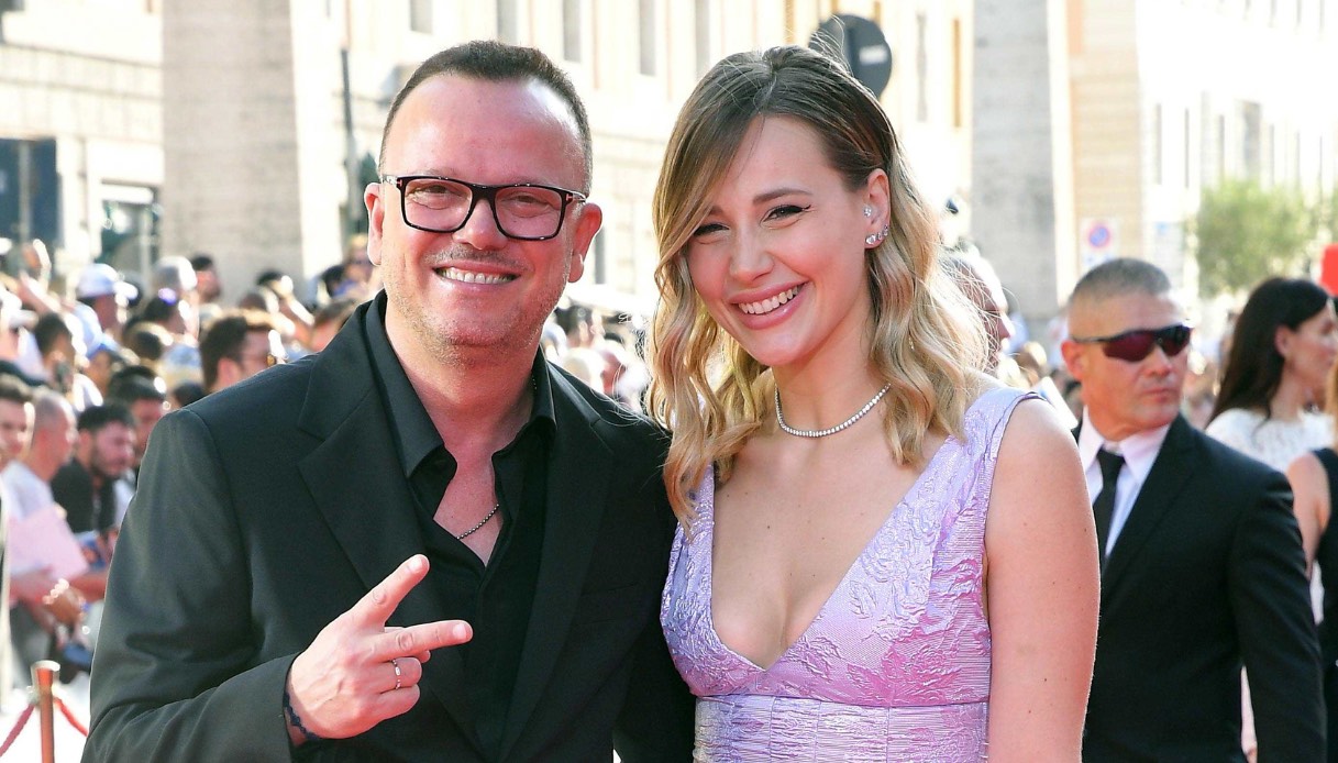 Gigi D’Alessio, 5 figli (e un sesto in arrivo) per 3 mamme: la storia dei suoi amori