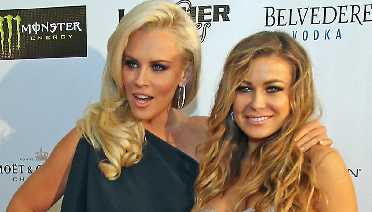 Carmen Electra e Jenny McCarthy, spot in bikini nude a 50 anni: superlative