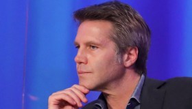 Emanuele Filiberto, la “crisi” con Clotilde Courau e il bacio a un’altra donna