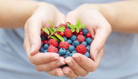 I segreti della dieta del Dr. Weil per prevenire l’Alzheimer