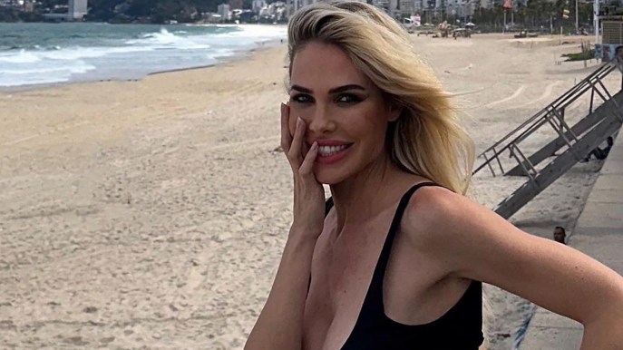 Ilary Blasi, il primo bikini del 2023 per salutare il Brasile: il suo sorriso dice tutto