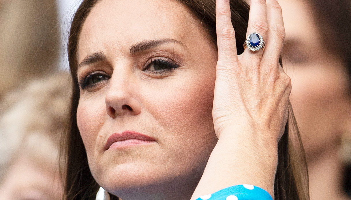 Kate Middleton e William bisticciano in pubblico: lui punta i piedi