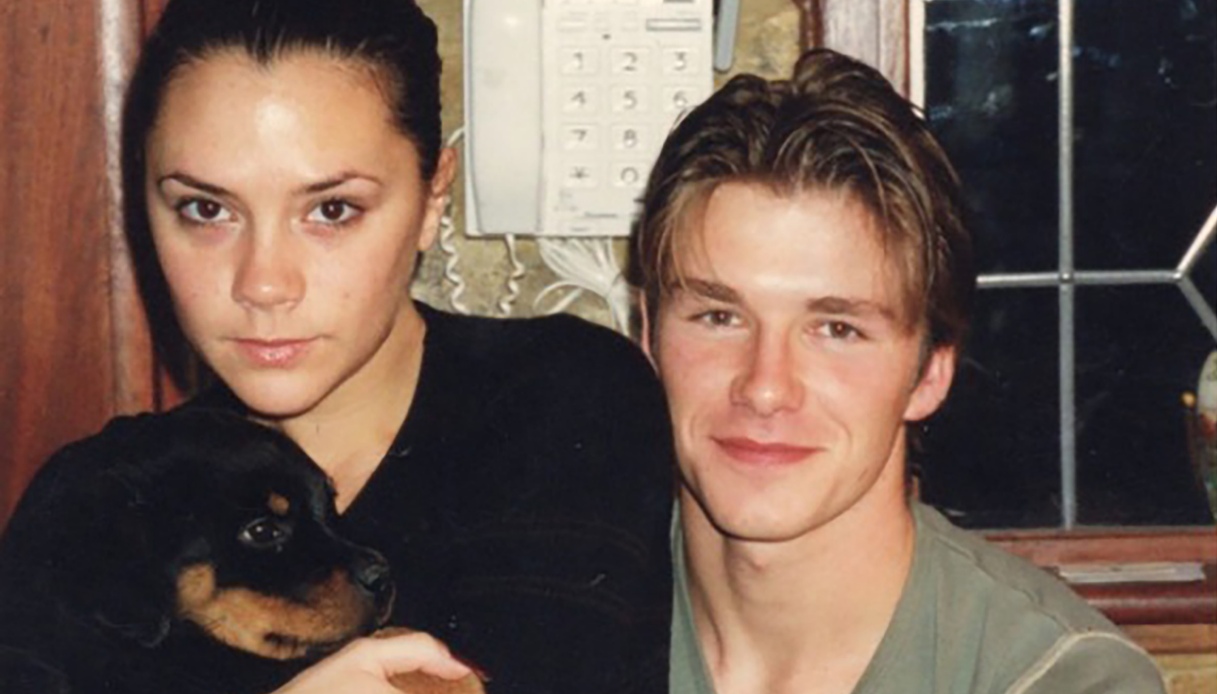 David e Victoria Beckham, la foto di 24 anni fa per l’anniversario: sono cambiati?