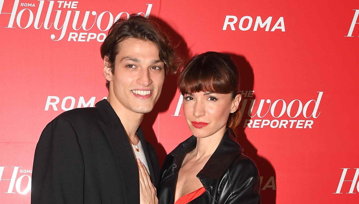 Andrea Delogu scatenata contro certi fan: l’età del fidanzato è ancora un tabù