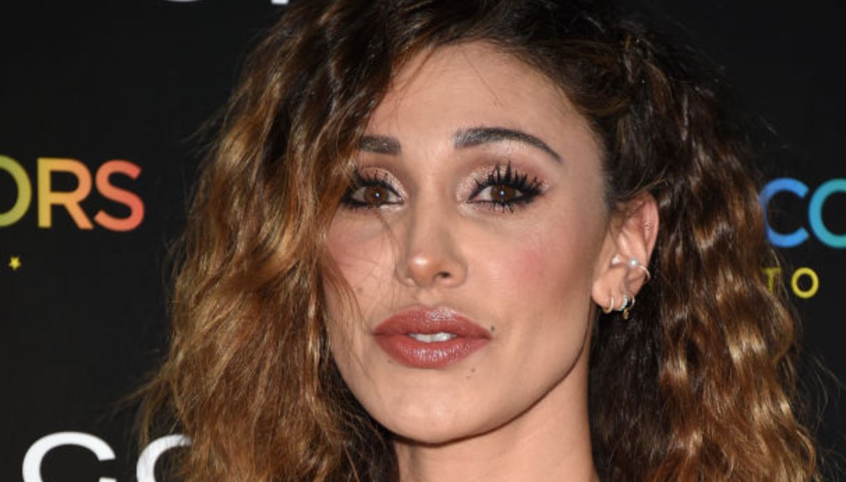 Belen Rodriguez tra due fuochi, “alleanza” tra gli ex: l’indizio social