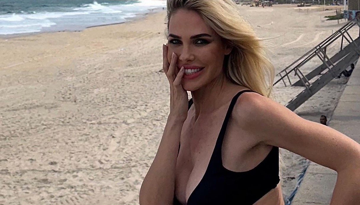 Ilary Blasi smentisce la crisi con Bastian: foto e video da innamorati