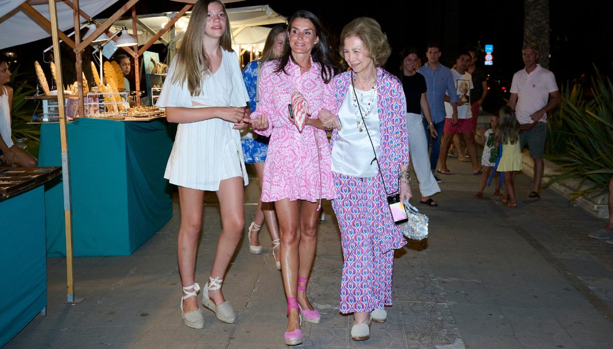 La Regina Letizia con la figlia Sofia e la suocera Sofia