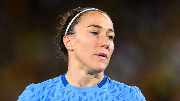 Lucy Bronze, l’eroina del calcio inglese che faceva la cassiera per pagare le trasferte