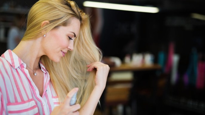 Spray schiarente alla camomilla per una chioma baciata dal sole