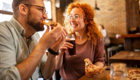 Non si tratta di una leggenda popolare: l’amore, quello vero, fa ingrassare