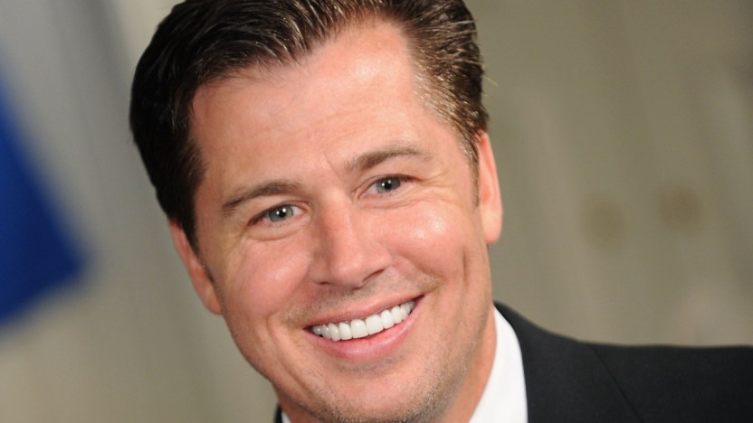 Douglas, il fratello di Brad Pitt, miliardario filantropo. Bello come lui