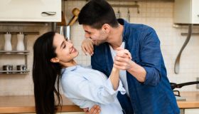 Altro che convivenza: la felicità di coppia dipende dal micro-dating