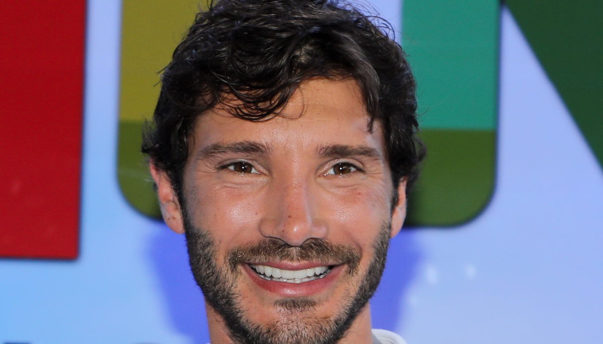 Stefano De Martino, vacanza romantica con la nuova fiamma: il dettaglio che non sfugge