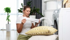 Calzini bianchi, come lavarli a mano e in lavatrice